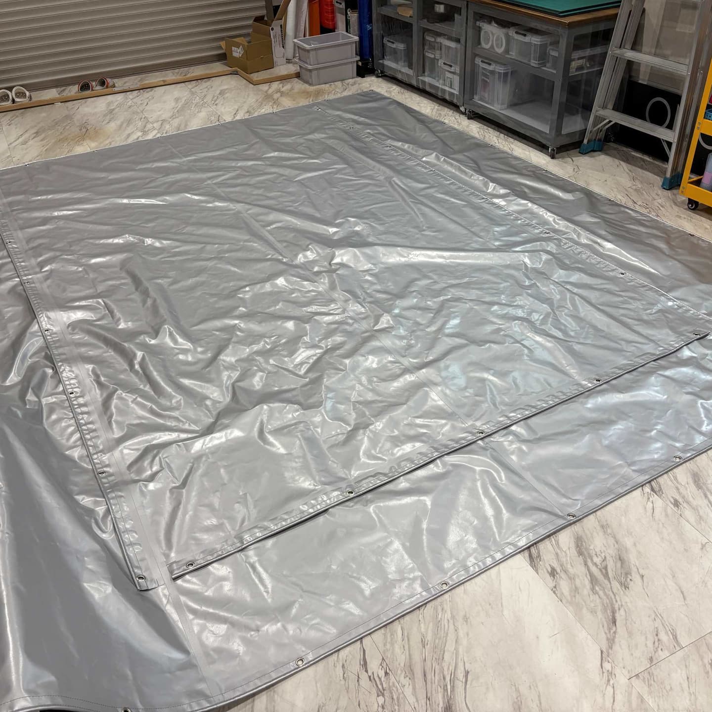 シルバーのトラックシート