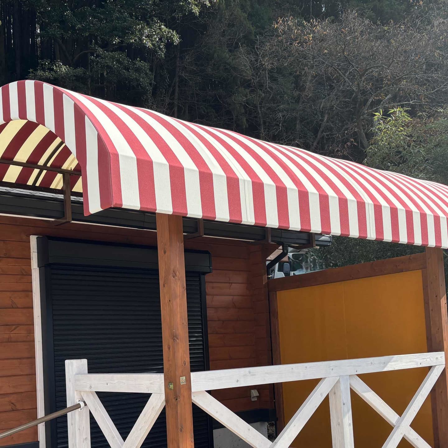 ストライプの屋根